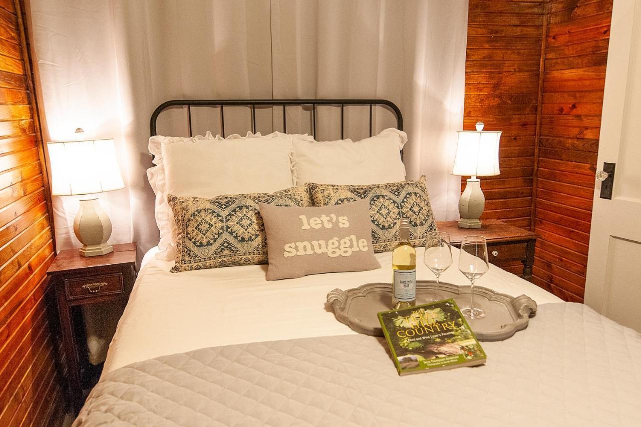 Dabbs Hotel Bed And Breakfast Llano Bagian luar foto