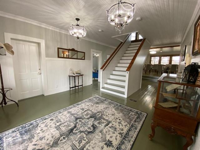 Dabbs Hotel Bed And Breakfast Llano Bagian luar foto