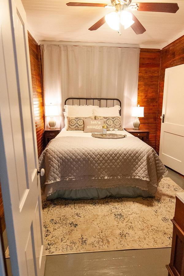 Dabbs Hotel Bed And Breakfast Llano Bagian luar foto