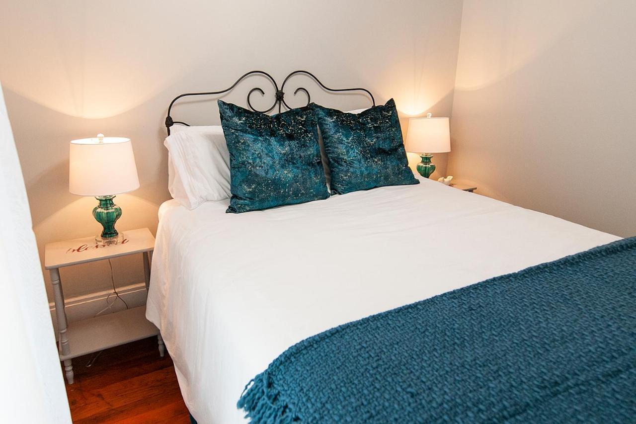 Dabbs Hotel Bed And Breakfast Llano Bagian luar foto
