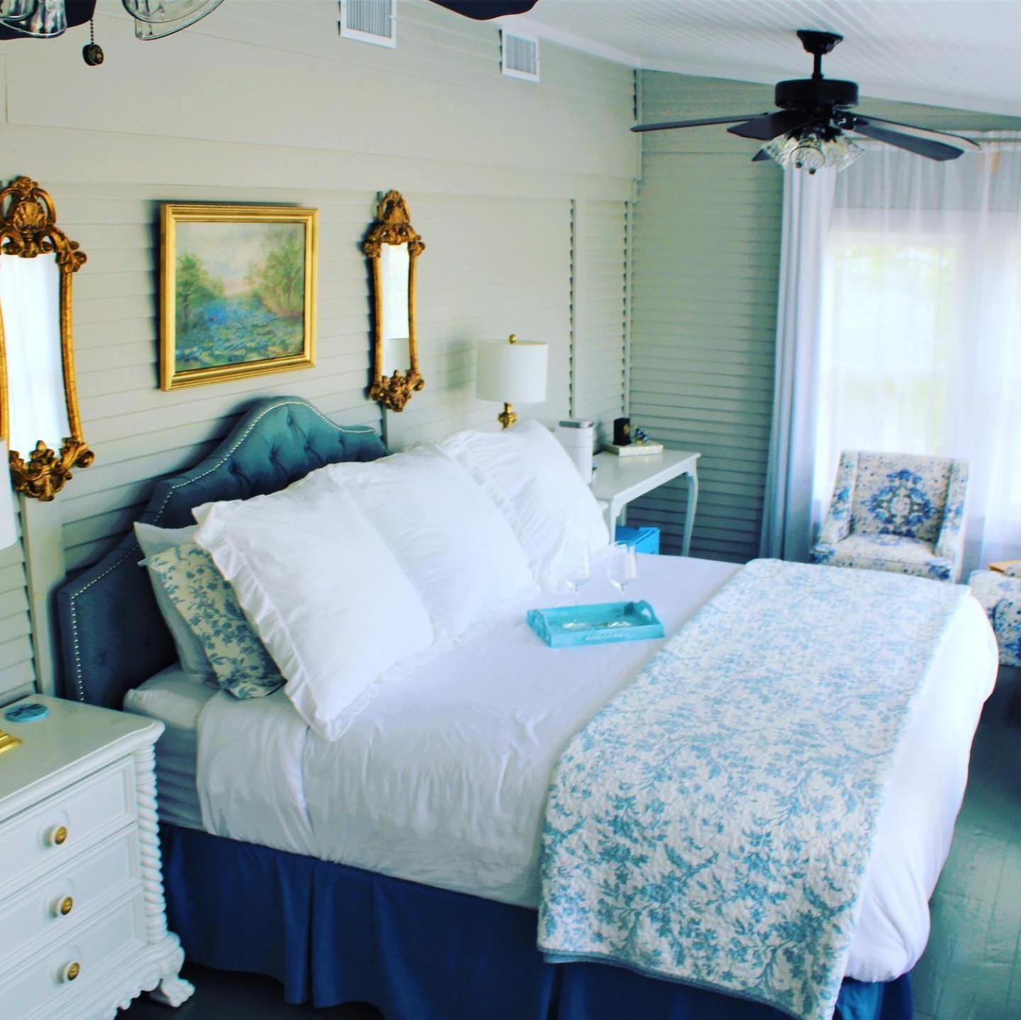 Dabbs Hotel Bed And Breakfast Llano Bagian luar foto